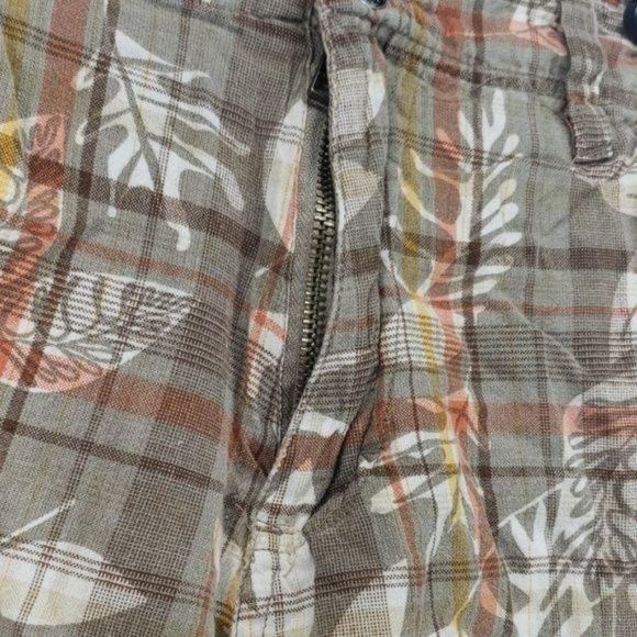 Plugg Boy's Cargo Plaid Leaf Tropical Print Shorts Size 14 - Picture 5 of 8